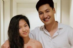 Mạnh Trường khoe con gái 12 tuổi cao gần bằng bố, dàn sao nô nức vào khen