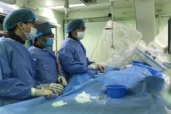 30 phút can thiệp cứu sống bệnh nhân người nước ngoài bị nhồi máu cơ tim