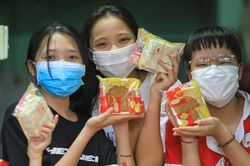 Công an TP.HCM trao 1.000 phần quà Trung thu cho trẻ em