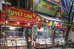Thị trường bánh Trung thu Hà Nội, nơi xếp hàng dài chờ mua, nơi vắng khách