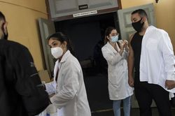 Brazil thay đổi bức tranh toàn cảnh nhờ đẩy mạnh tiêm vaccine COVID-19