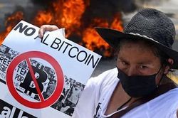 Dân El Salvador xuống đường phản đối việc áp dụng Bitcoin