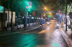 Đêm nay và sáng mai, nhiều nơi tại Hà Nội xảy ra mưa dông