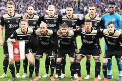 Không chỉ Van de Beek, dàn sao 2019 của Ajax đã sa sút thế nào?