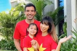 Con gái 3 tuổi đáng yêu của siêu mẫu Hà Anh và chồng Tây