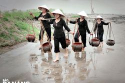Lễ hội vật cầu bùn Bắc Giang