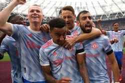 Ronaldo, Lingard ghi bàn, Man United thắng ngược West Ham