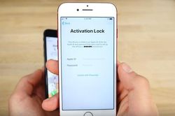 Nhận 12 năm tù vì hành nghề mở khóa iPhone