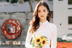 Hoa khôi ĐH Ngoại thương sở hữu bằng tốt nghiệp loại giỏi
