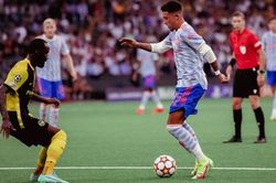 MU: Vì sao Solskjaer cần lập tức để Sancho đá dự bị?