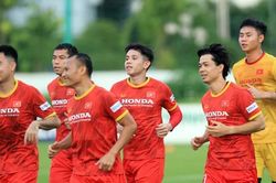 Công Phượng lập cú đúp, tuyển Việt Nam thắng sát nút U22