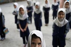 Nữ sinh Afghanistan bắt đầu trở lại trường học