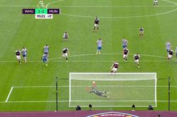 De Gea, Lingard hóa người hùng, mang về 3 điểm cho MU