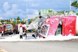 Xe bồn chở 20 tấn gas bị lật ở Đà Nẵng, sẵn sàng di dân trong bán kính 100 mét