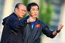 HLV Park: 'Tuyển Việt Nam phải vượt qua vòng bảng trước đã'