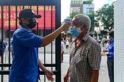 Hà Nội ghi nhận 13 người nhiễm nCoV trong ngày đầu nới lỏng giãn cách