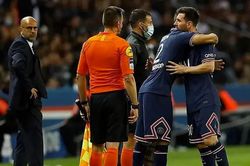 Tiết lộ bất ngờ về nguyên nhân khiến Messi bị thay ra giữa trận