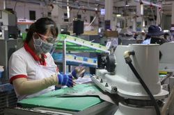 Lo vốn ngoại rời đi, cần làm gì để giữ chân doanh nghiệp FDI?