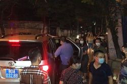 Nhiều lực lượng khám xét nhà cựu Trưởng Phòng Cảnh sát Kinh tế Hà Nội
