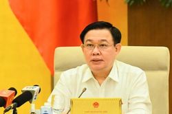 Chi cho họp hành, lễ tân, đi nước ngoài vẫn còn lãng phí