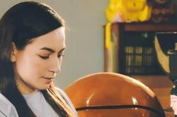 Phía Phi Nhung thông báo về sức khỏe của nữ ca sĩ sau hơn 1 tháng điều trị COVID-19