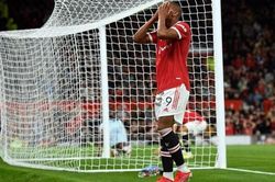 ĐIỂM NHẤN MU 0-1 West Ham: Vắng Ronaldo, MU không biết dứt điểm. Solskjaer gặp sức ép lớn