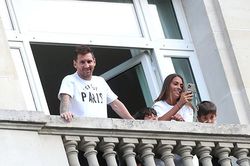 Ác mộng của Messi ở Paris