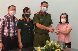 Hai vợ chồng trả lại 40 triệu đồng cho người đánh rơi