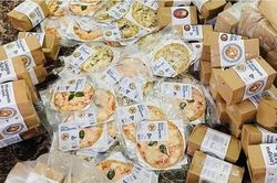 Pizza, mỳ Ý đông lạnh gây sốt tiktok được rao bán tràn lan trên mạng: Thật giả lẫn lộn