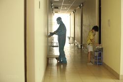 Bên trong khu cách ly COVID-19 tại ký túc xá Đại học FPT
