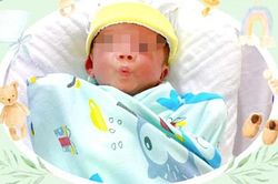 Hành trình kỳ diệu của bé sinh non 28 tuần, chỉ nặng 600 gram