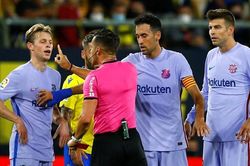HLV Koeman nhận thẻ đỏ trực tiếp, Barca 'lao dốc' chưa từng thấy sau 18 năm