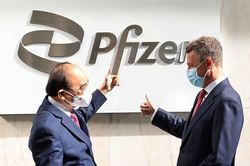Pfizer sẽ cấp đủ 31 triệu liều vaccine cho Việt Nam năm 2021
