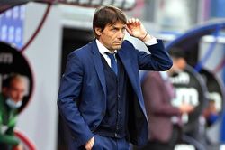 HLV Conte không 'hứng thú' với Barcelona, nhăm nhe cướp ghế Solskjaer