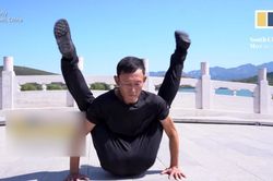 Người đàn ông uốn dẻo như người không xương ở Trung Quốc