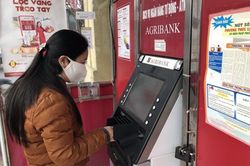 Lĩnh lương hưu qua tài khoản ATM – giải pháp an toàn trong mùa COVID-19