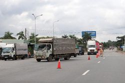 Thủ trưởng cơ quan quản lý chốt kiểm soát dịch chịu trách nhiệm nếu xảy ra ùn tắc