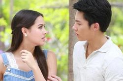Mượn điện thoại chồng để con học trực tuyến, vợ phát hiện bí mật động trời và câu hỏi ngược khiến anh ta 'cứng họng'!