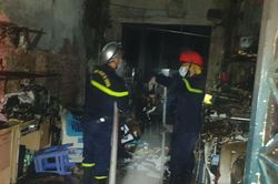 Kịp thời cứu thoát 5 người mắc kẹt trong đám cháy lúc rạng sáng