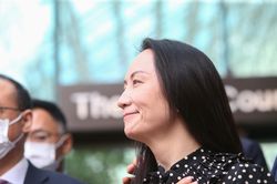 Mạnh Vãn Châu nói bà 'ứa nước mắt' trên chuyến bay về Trung Quốc