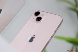 Trên tay iPhone 13 màu hồng nữ tính đang hot nhất cõi mạng