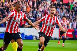 Liverpool bị tân binh Brentford cầm hòa trong trận cầu 6 bàn thắng