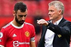 HLV Man United tố Aston Villa ghi bàn việt vị, tiết lộ không cho Ronaldo sút 11m