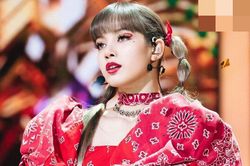Lisa nỗ lực học vũ đạo thời làm thực tập sinh
