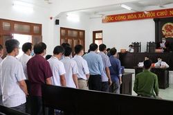 Tuyên án sơ thẩm đối với 18 bị cáo trong vụ lộ đề thi công chức