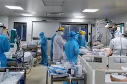 Thủ tướng yêu cầu khen thưởng kịp thời tập thể, cá nhân trong phòng, chống COVID-19