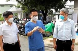Thứ trưởng Y tế: Các bệnh viện Trung ương có thể sẽ rút dần khỏi TP.HCM