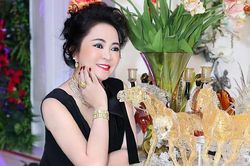 Gia đình liên tiếp bị CĐM tấn công, bà Phương Hằng viết tâm thư gửi chồng con 'lời xin lỗi từ đáy lòng'