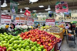 Giá thực phẩm tươi sống giảm, sức mua chậm