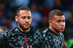 Mbappe trách Neymar không chuyền bóng